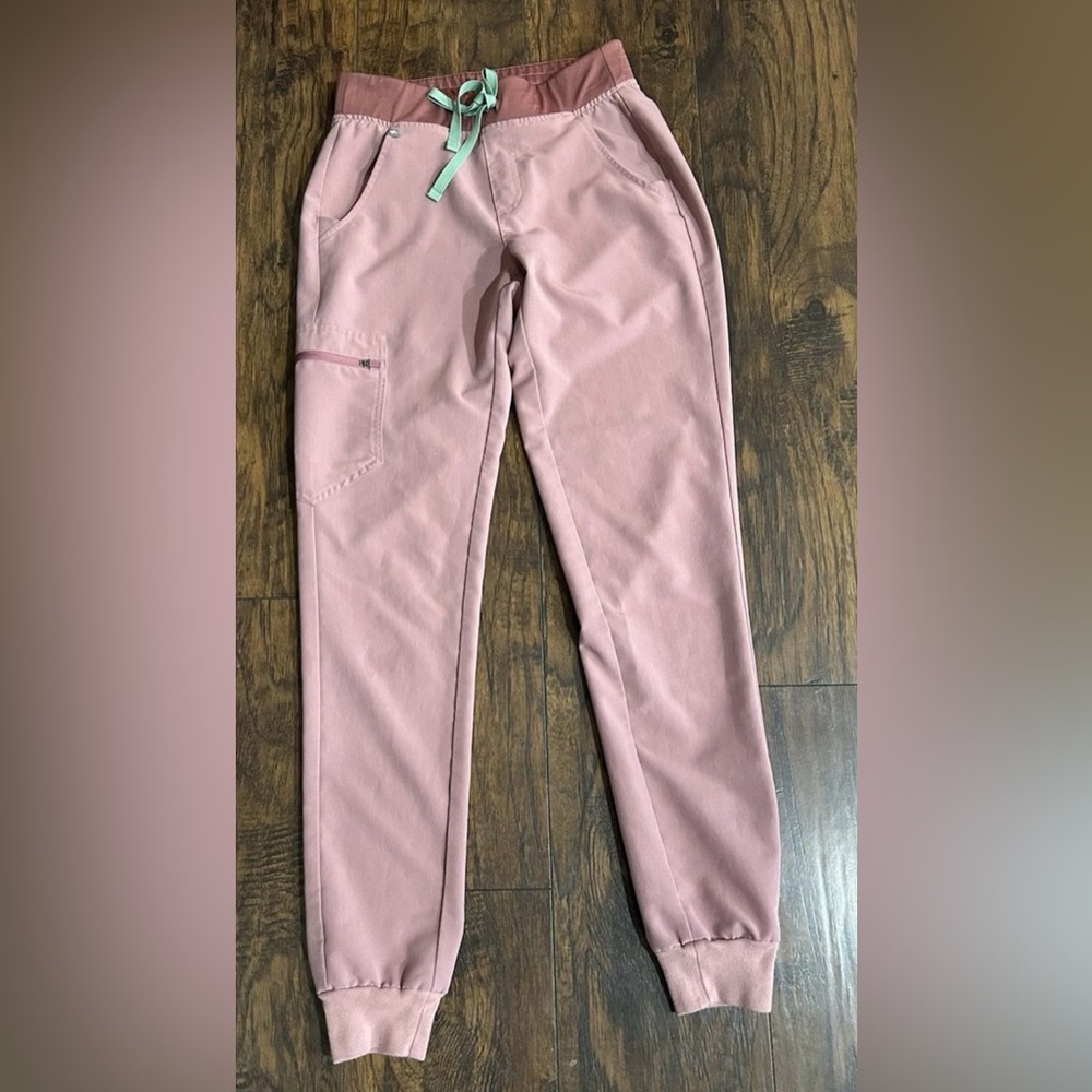 Women’s pink Figs Technical Collection medical scrubs pants joggers XS‎